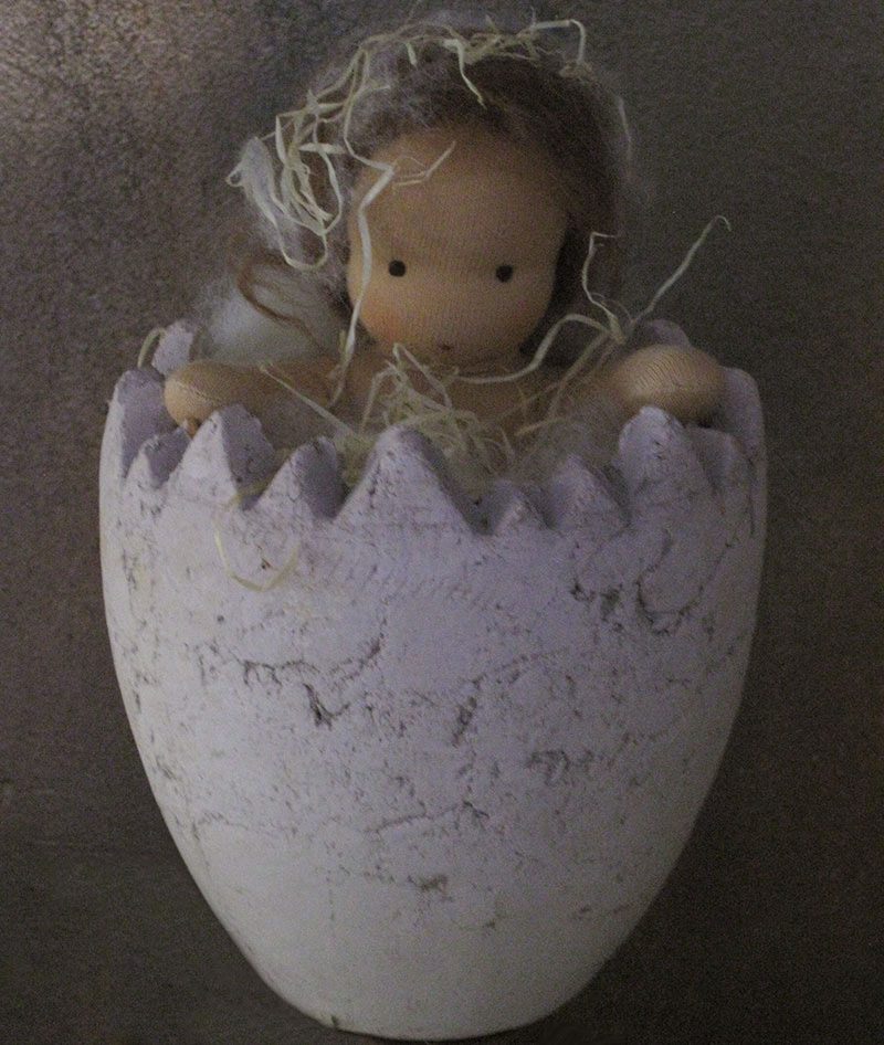 Aus dem Ei geschlüpft- Pia Puppe nach Waldorfart