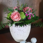 Osterstrauß - Blumenstrauß mit Rosen und Schneeball