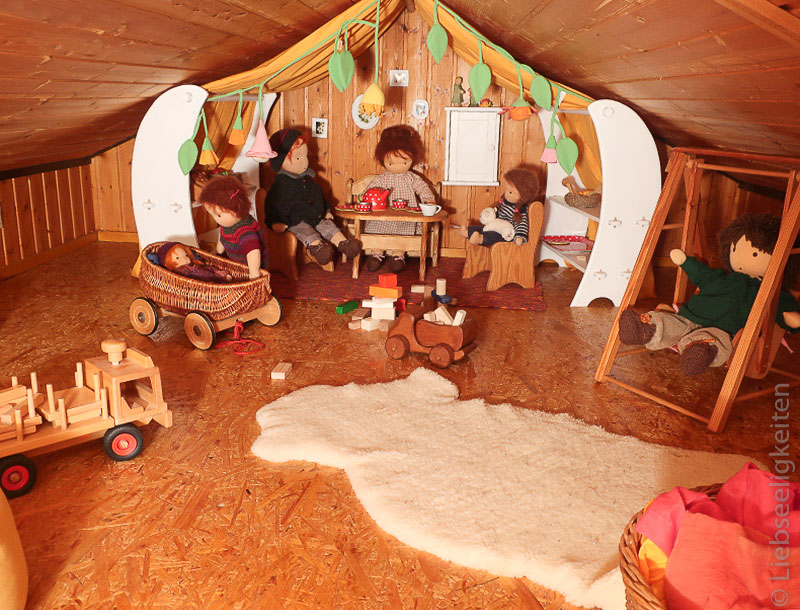 DIY Puppenstube - ein Spielhaus für Puppen - Spieleständer für Puppen - kleine Spielständer