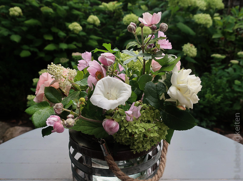 Blumen in der Vase - kleiner Sommerstrauß